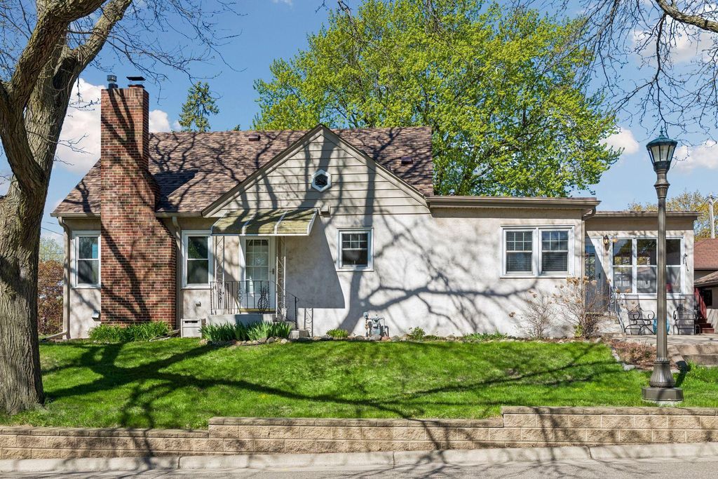 Photo of 1265 Schletti Street, Saint Paul, MN 55117 (MLS # 7073460)