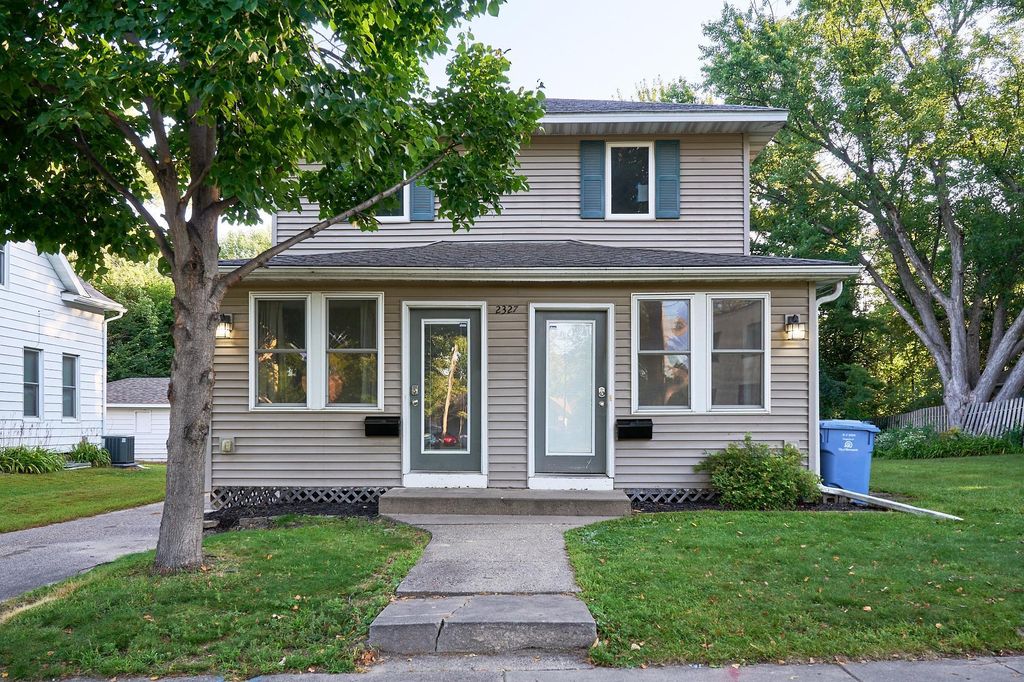 Photo of 2327 Cole Avenue SE #A, Minneapolis, MN 55414 (MLS # 7025838)