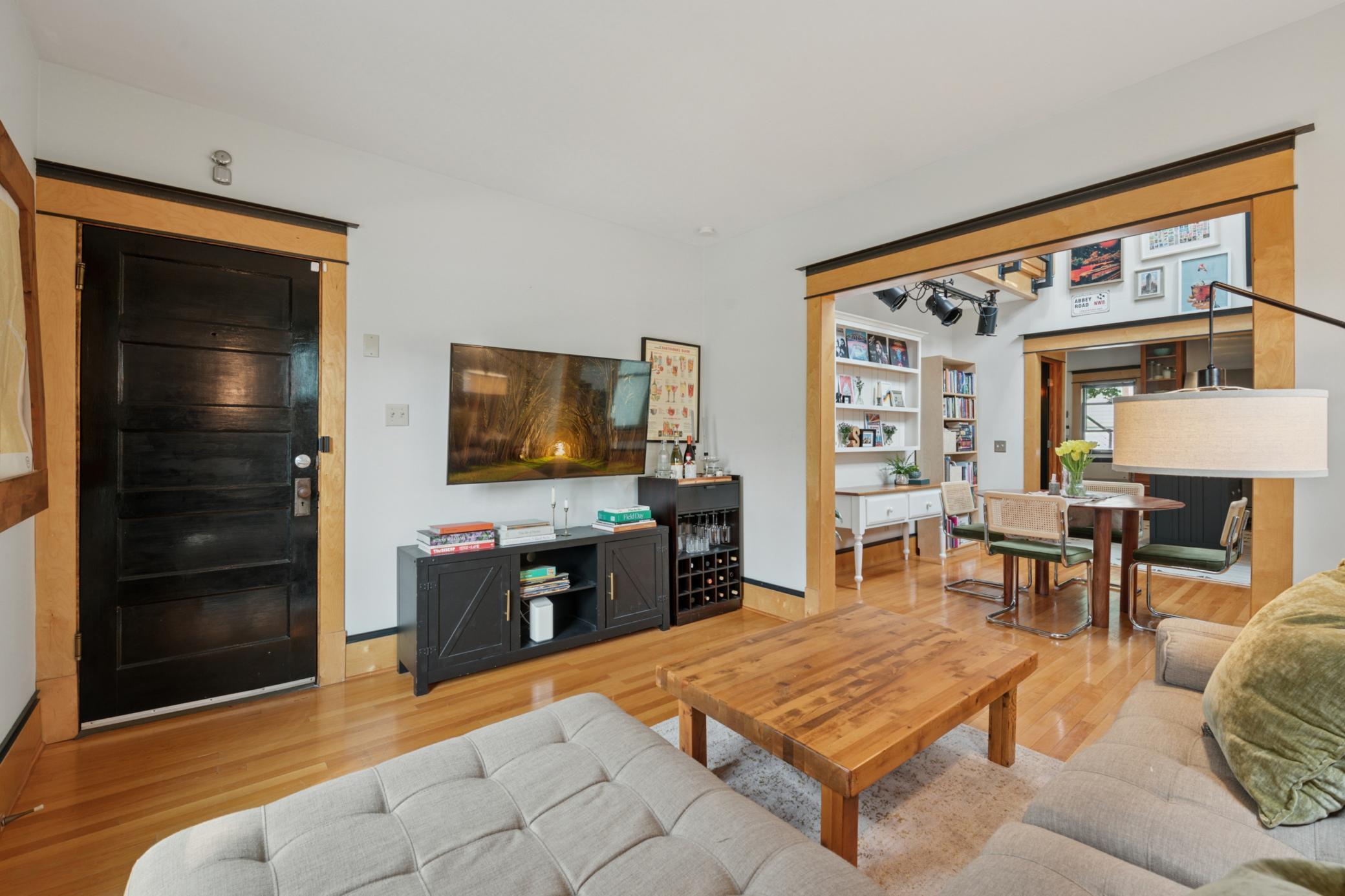 3213 Grand Avenue S 2