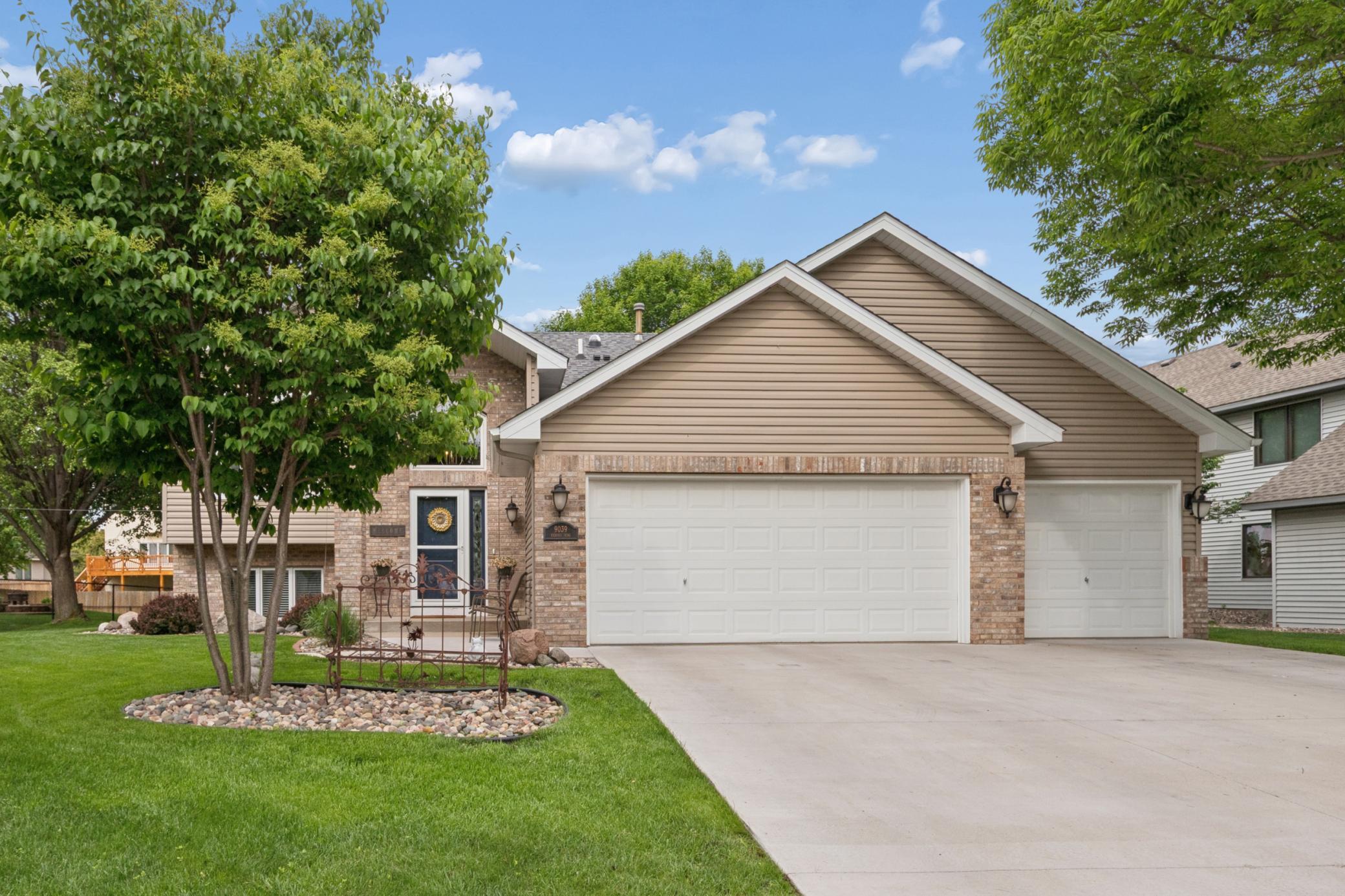 9039 Vickors Crossing
