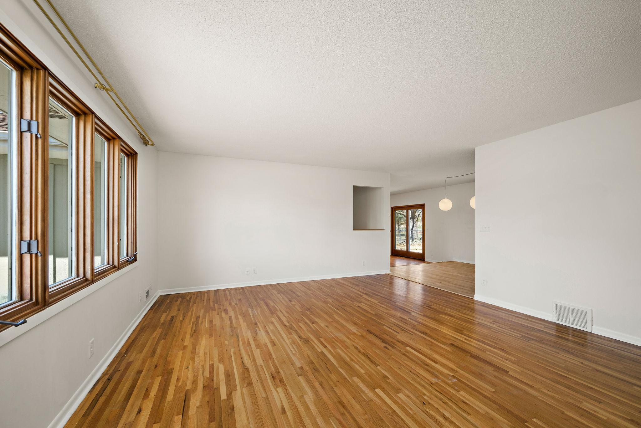 953 Redwood Drive