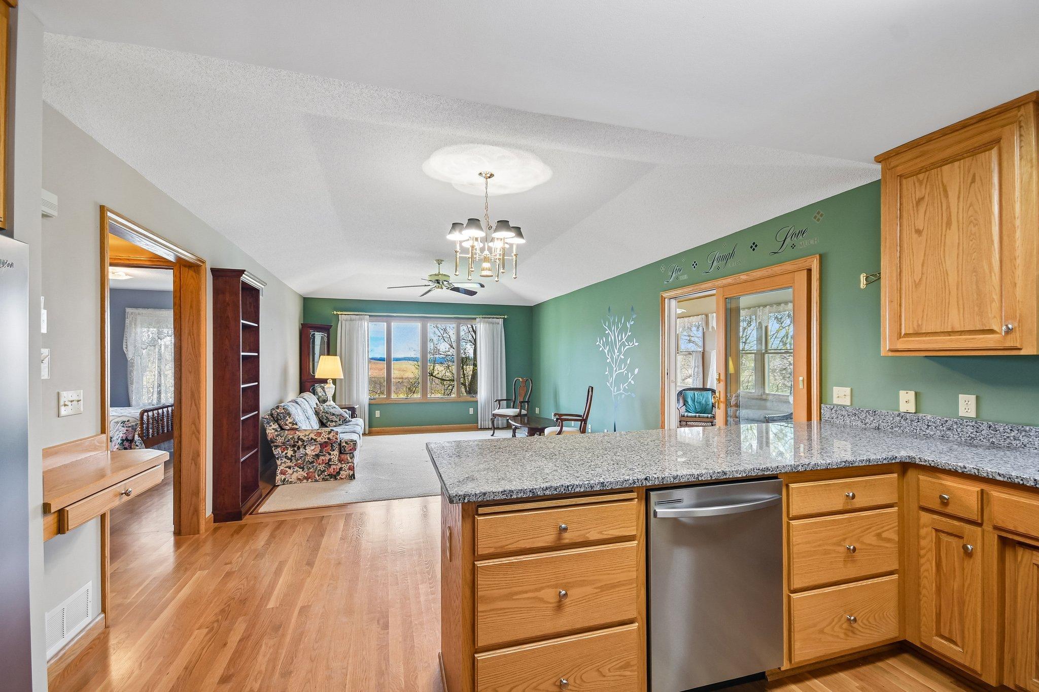 5421 Ojibway Avenue N