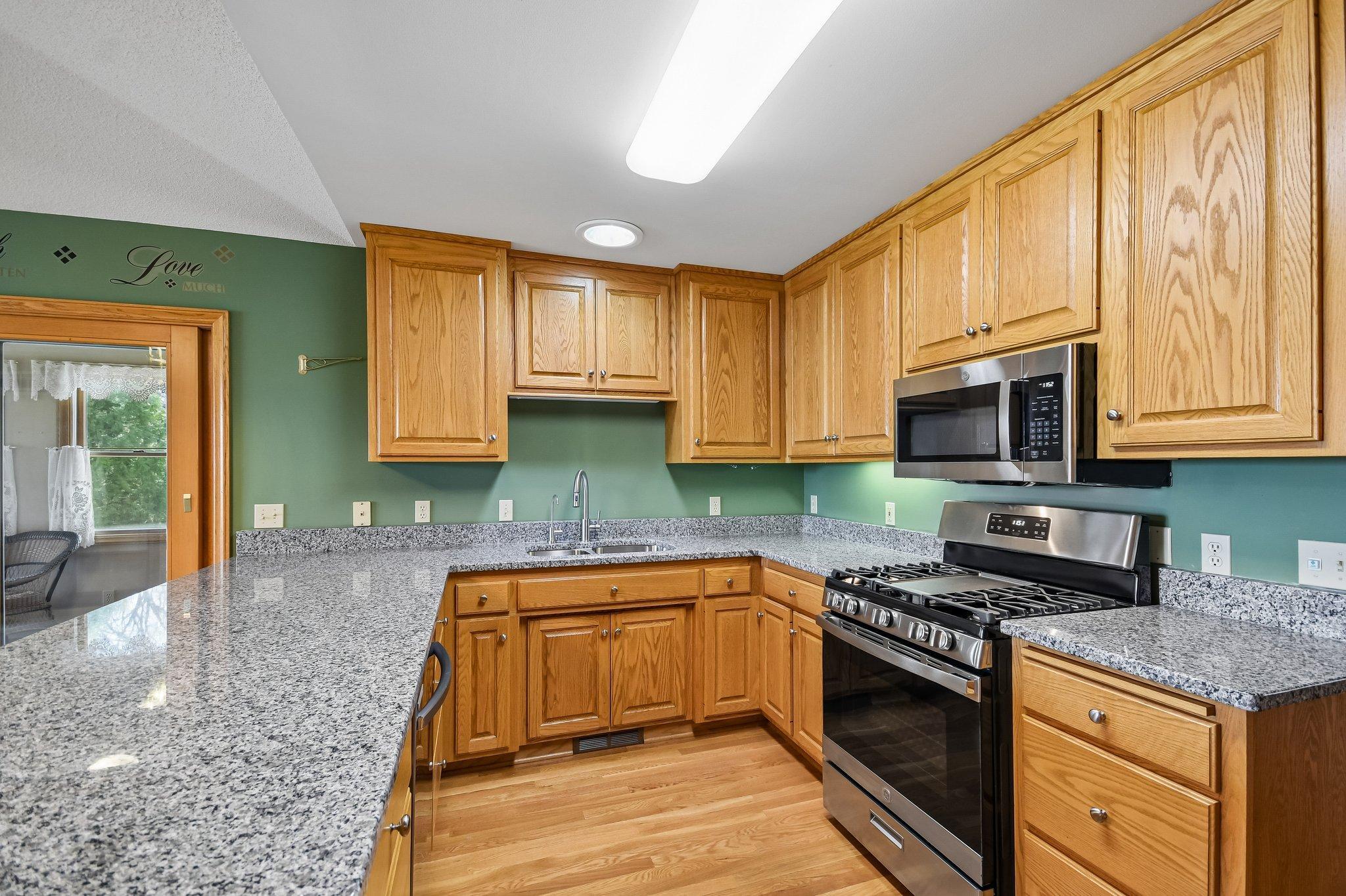 5421 Ojibway Avenue N