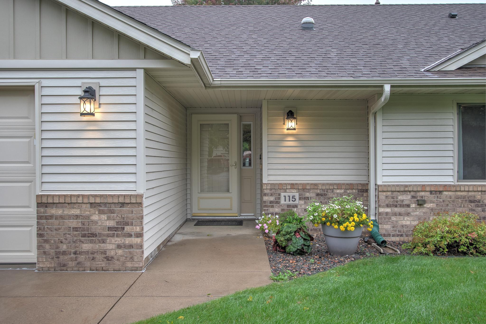 115 Brookview Court NW