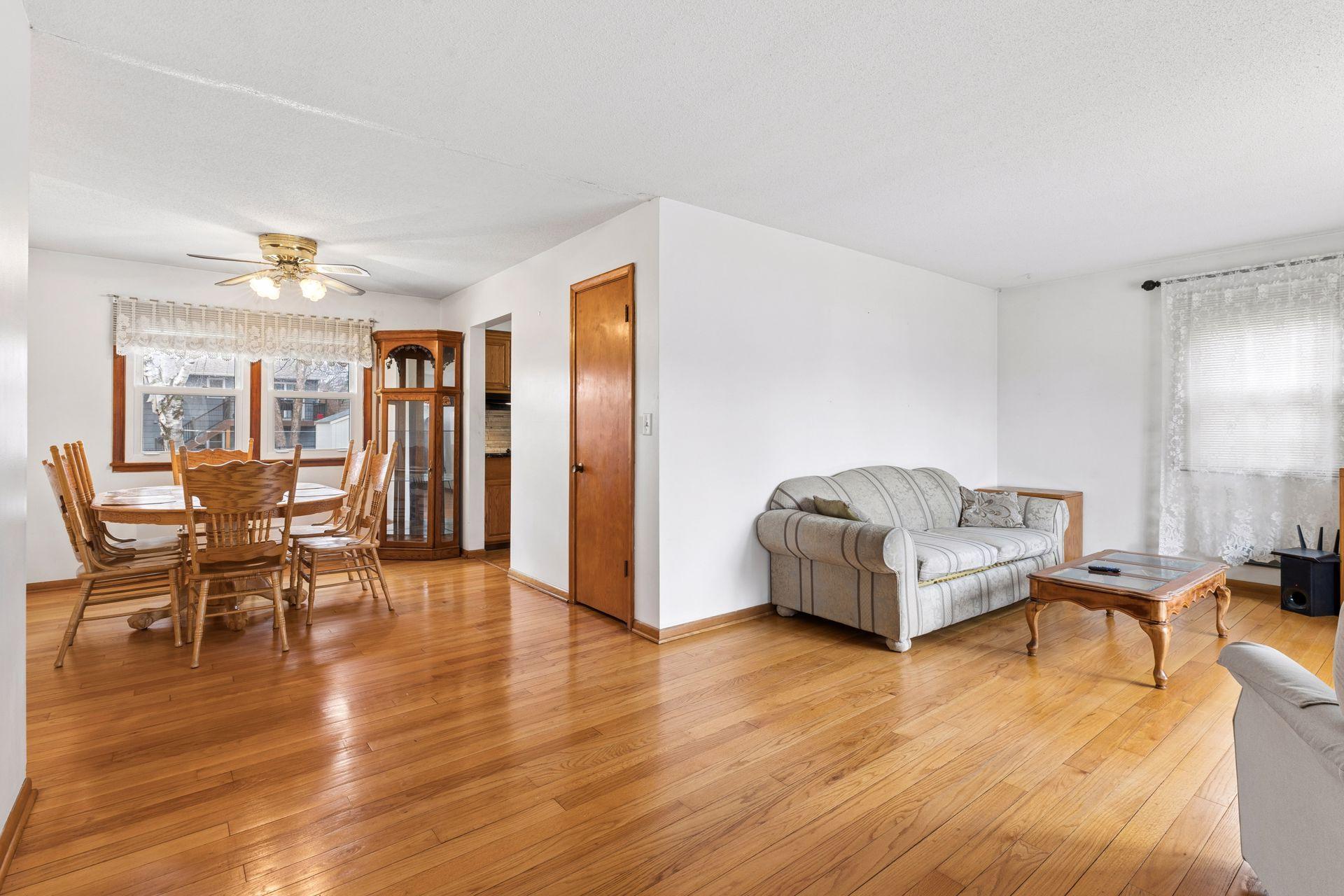 10025 Wentworth Avenue S