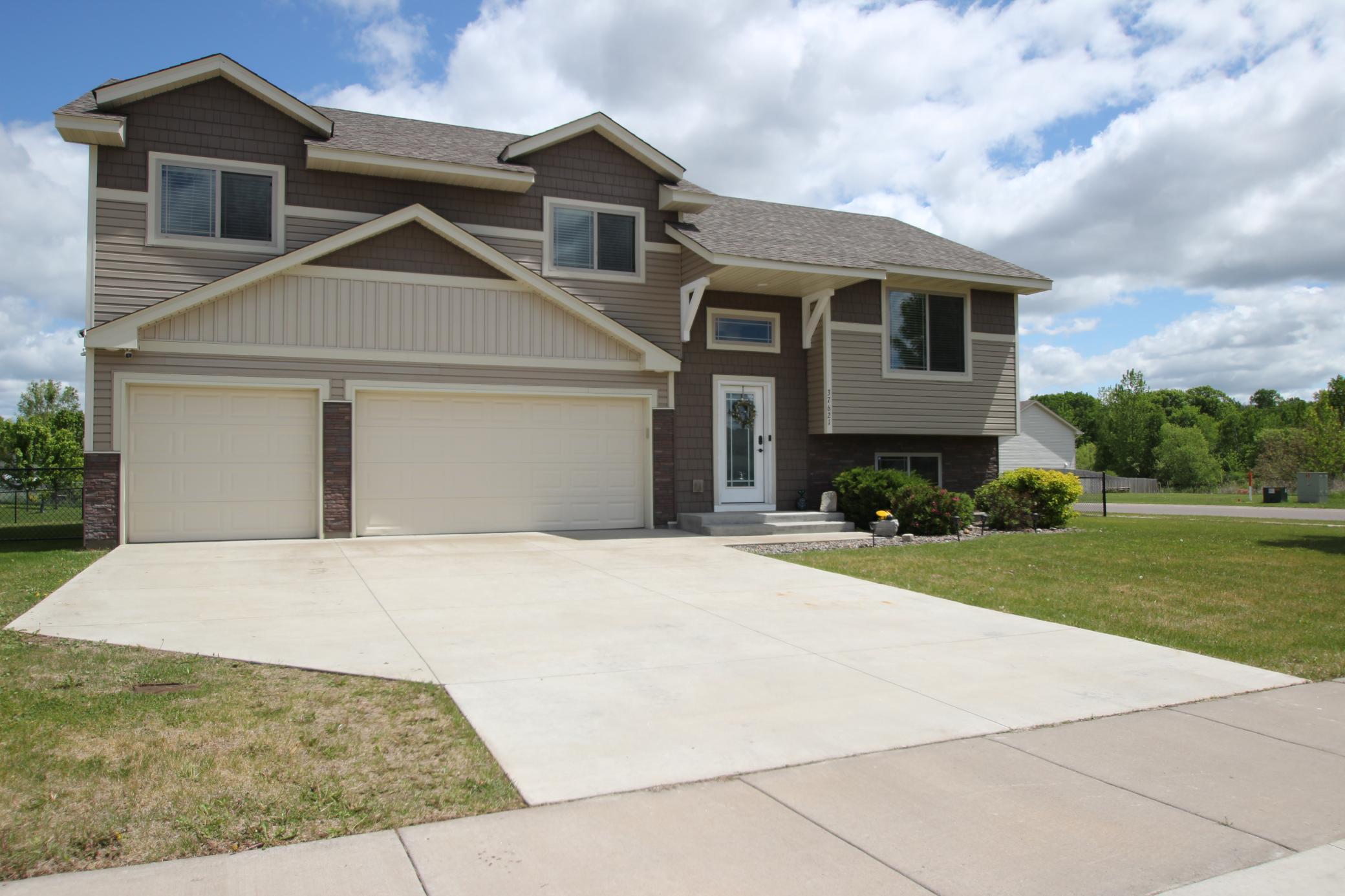 Photo 1 of 24 — 37621 Hawthorne Avenue, North Branch, MN 55056