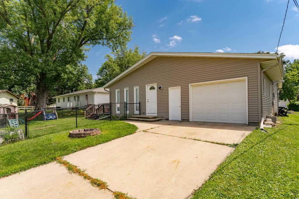Photo of 213 Division Street NE, Chatfield, MN 55923 (MLS # 7077089)