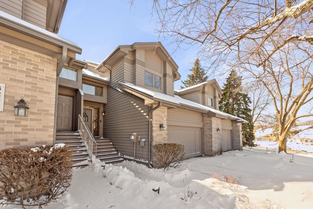 Photo of 6263 Sequoia Circle, Eden Prairie, MN 55346 (MLS # 7040885)