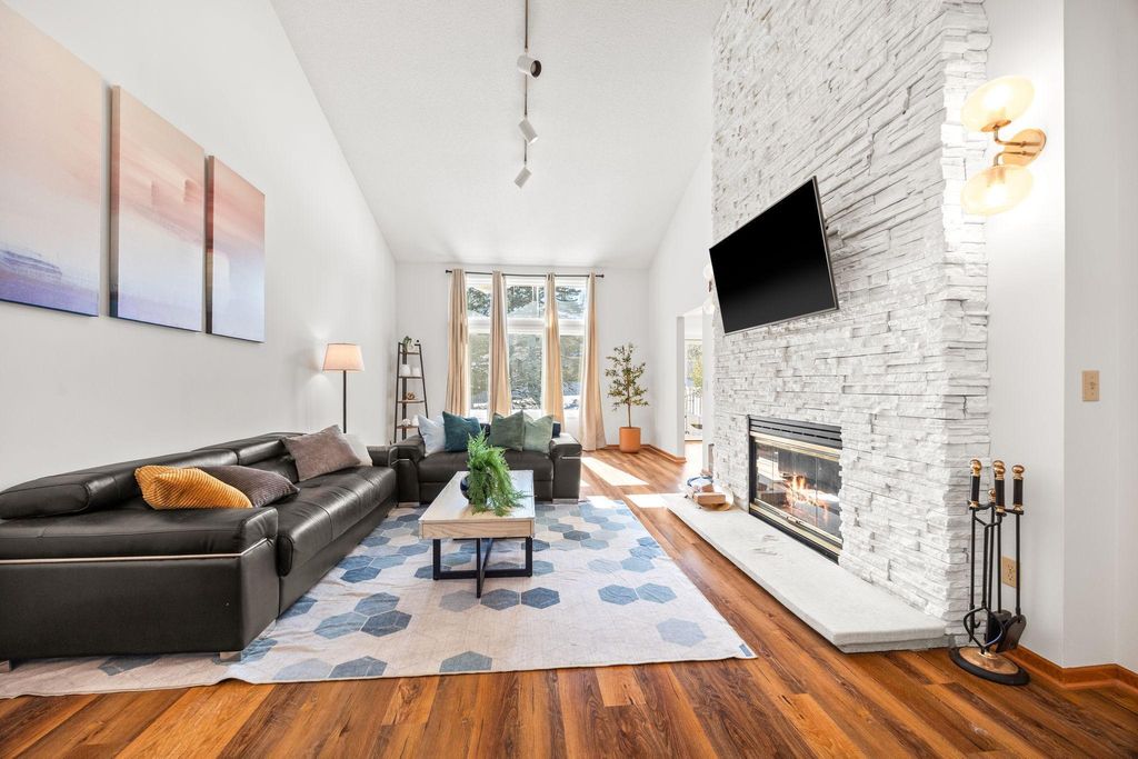 Photo of 6263 Sequoia Circle, Eden Prairie, MN 55346 (MLS # 7040885)