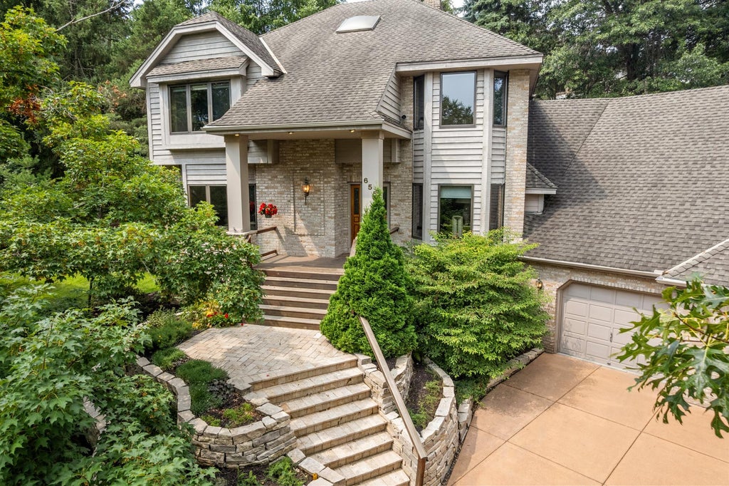 Photo of 655 Evergreen Circle, Shoreview, MN 55126 (MLS # 7102812)