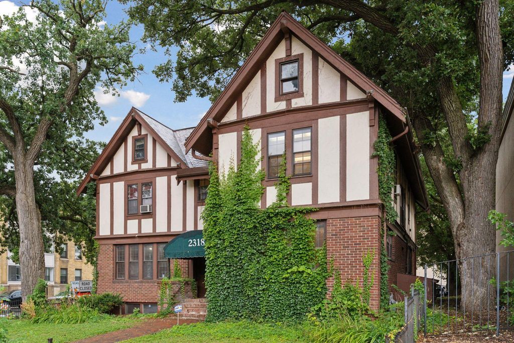 Photo of 2318 1st Avenue S, Minneapolis, MN 55404 (MLS # 7094590)