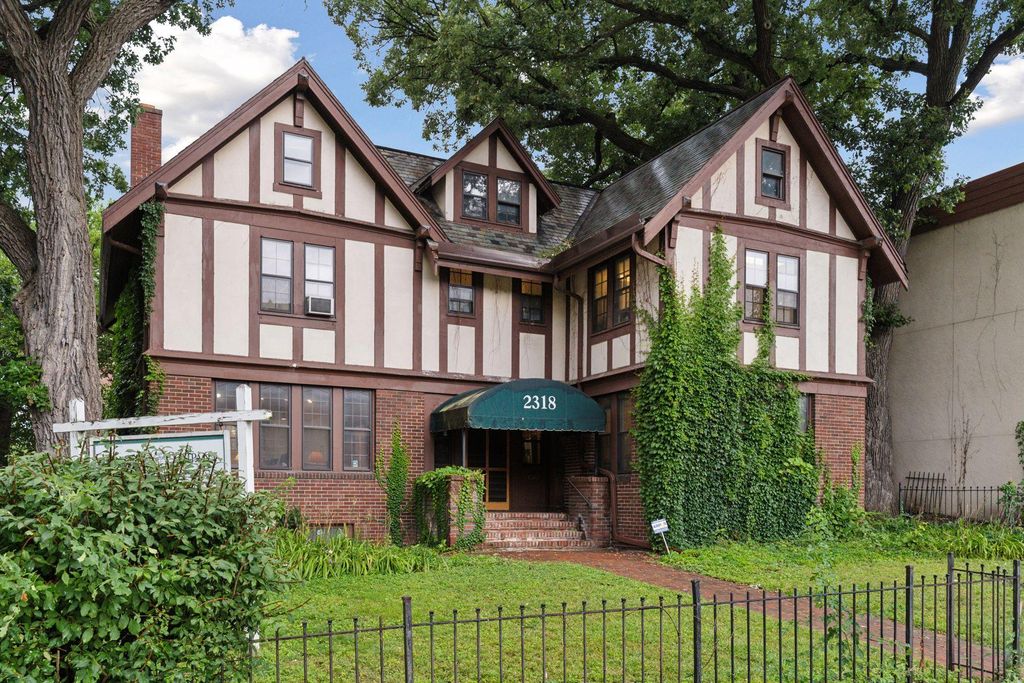 Photo of 2318 1st Avenue S, Minneapolis, MN 55404 (MLS # 7094590)