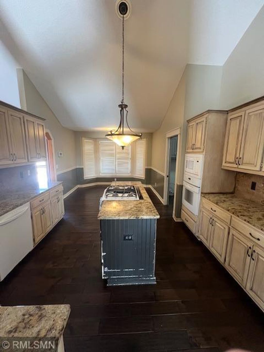 Photo of 2005 Great Oaks Drive, Burnsville, MN 55337 (MLS # 7024218)