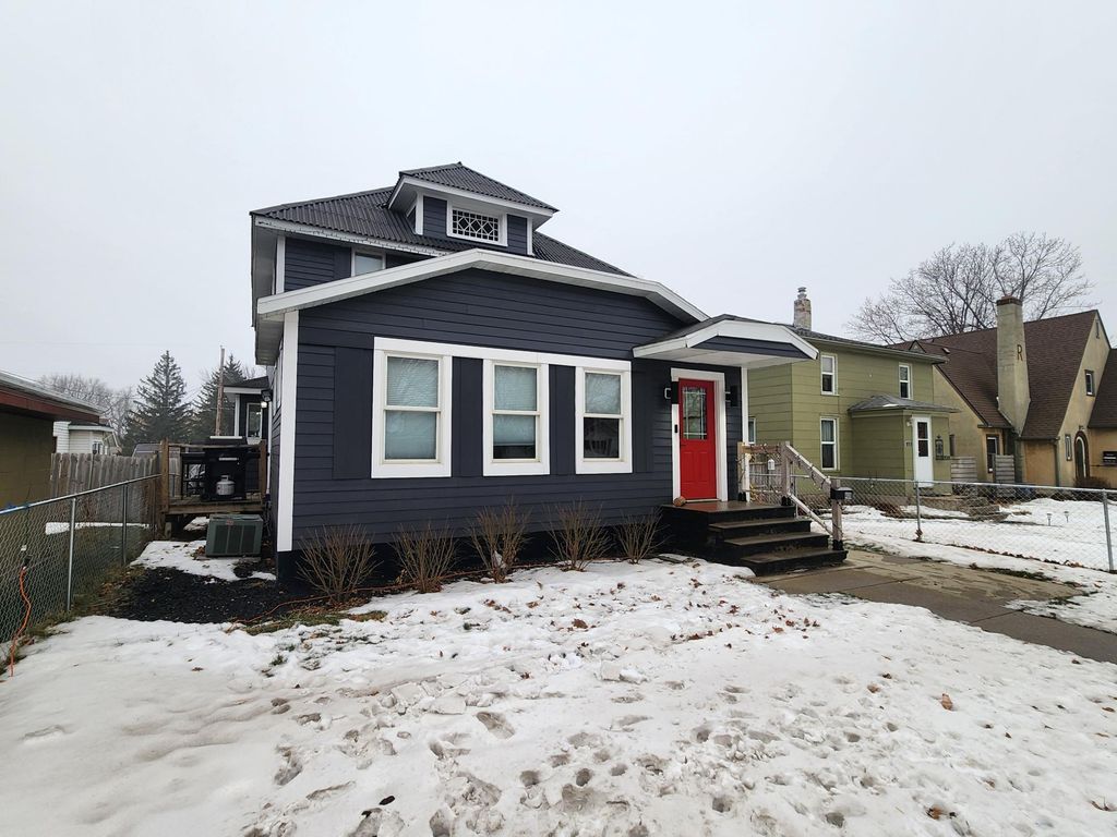 Photo of 408 W Main Street, Pipestone, MN 56164 (MLS # 7002535)