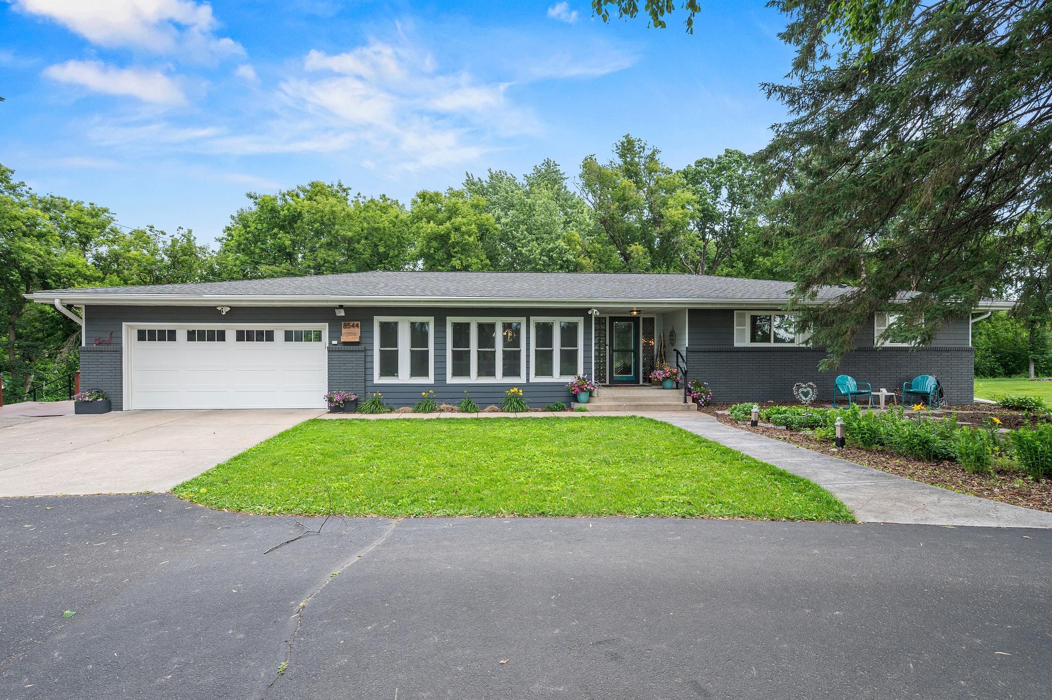 8544 Demontreville Trail N