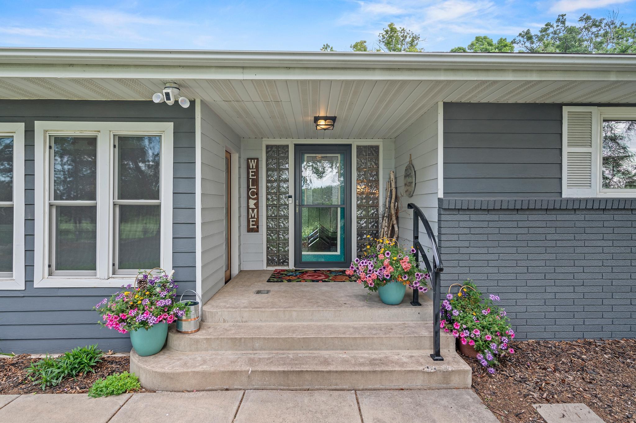 8544 Demontreville Trail N