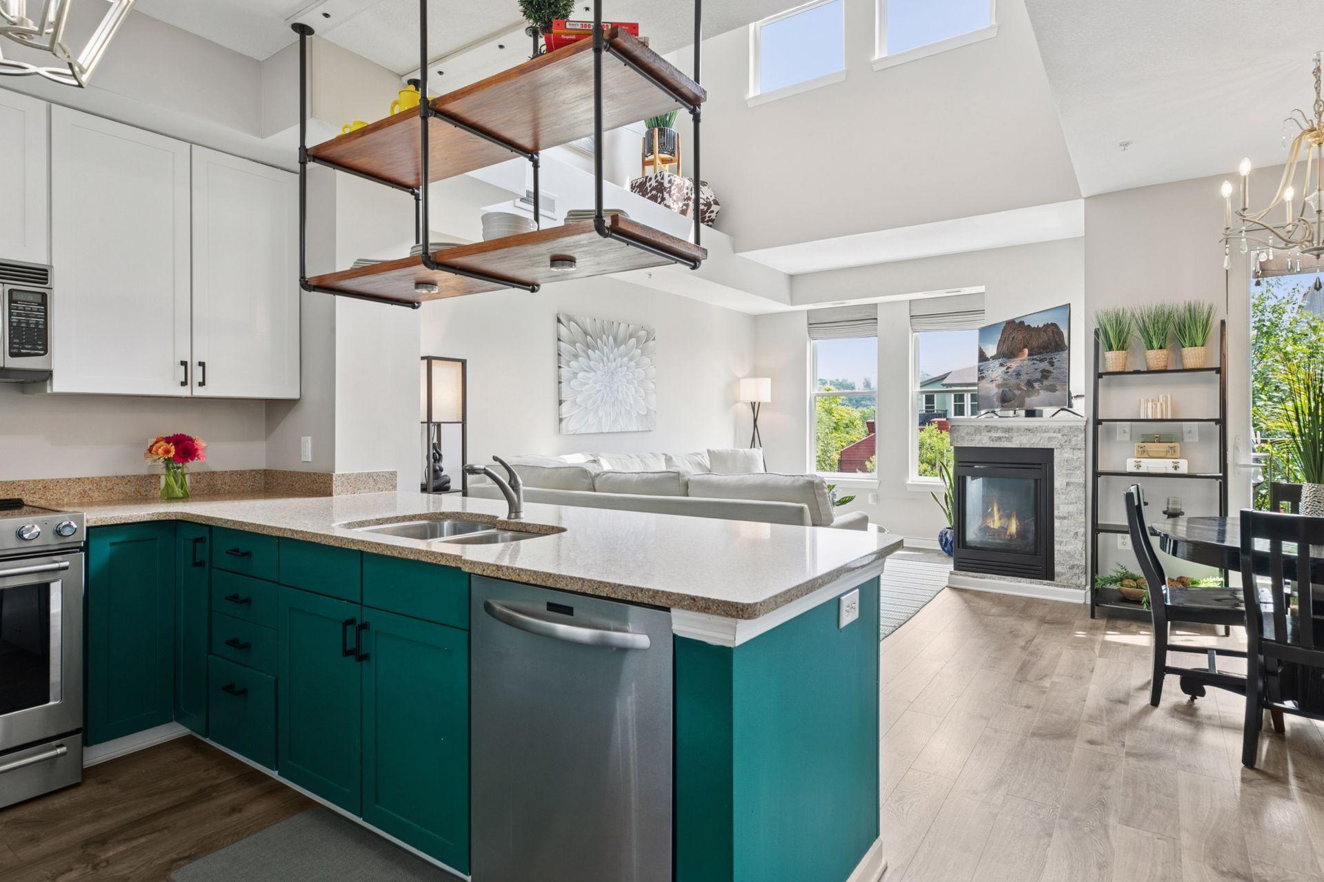 640 Main Street N 42