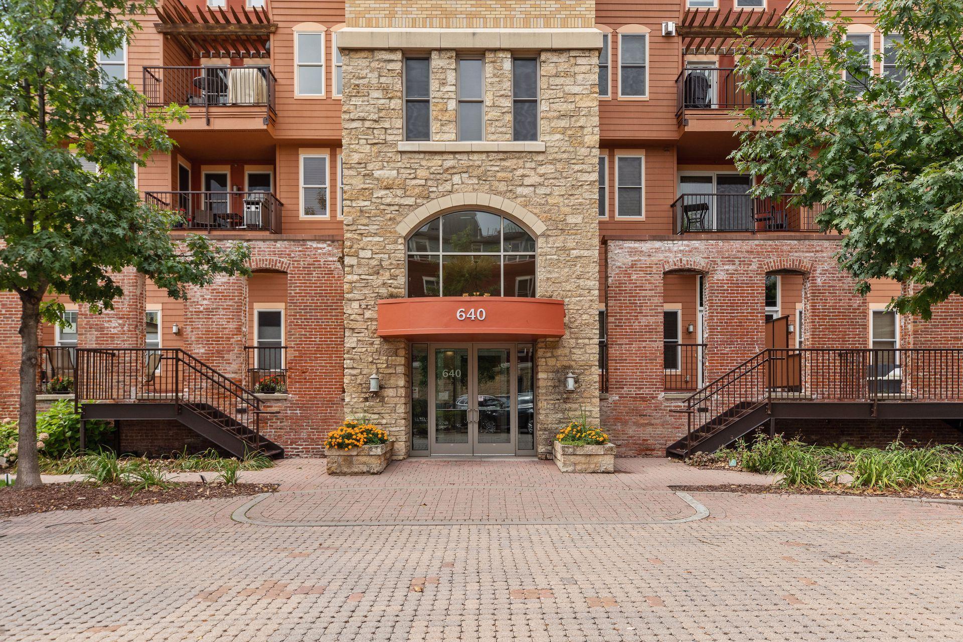 640 Main Street N 42