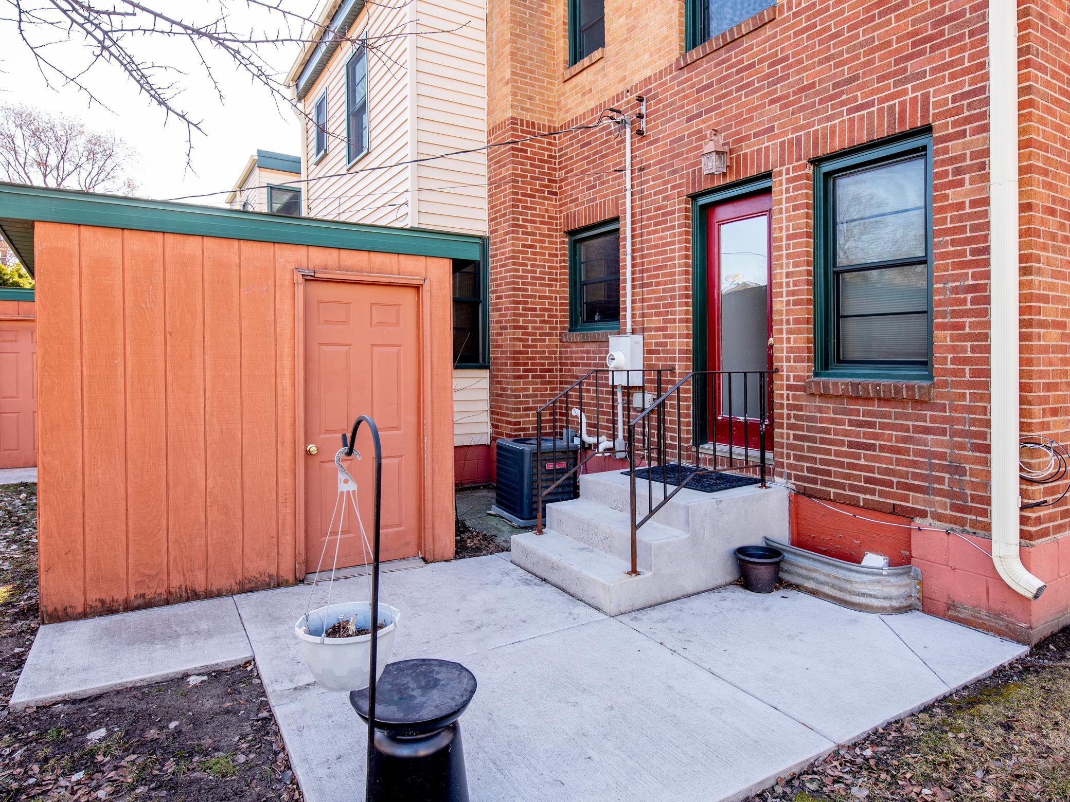 2263 Priscilla Street