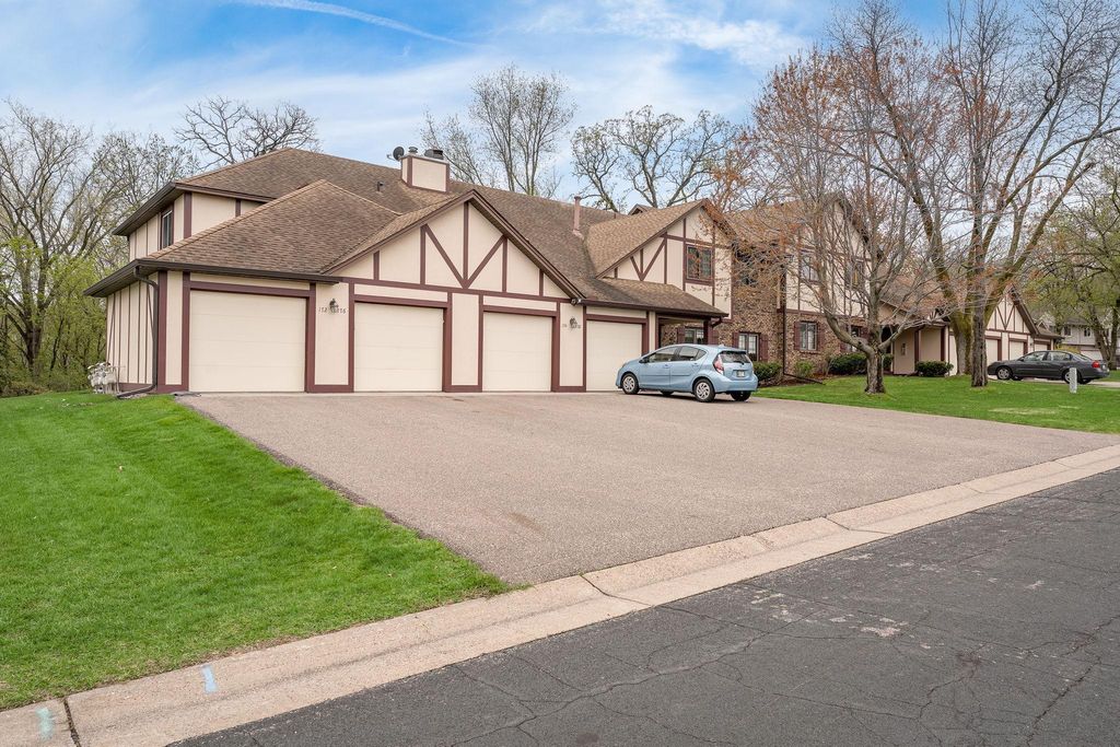 Photo of 178 Galtier Place, Shoreview, MN 55126 (MLS # 7011225)