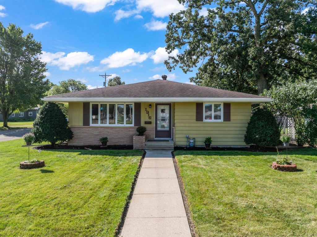 Photo of 1916 6th Avenue SE, Austin, MN 55912 (MLS # 7138468)