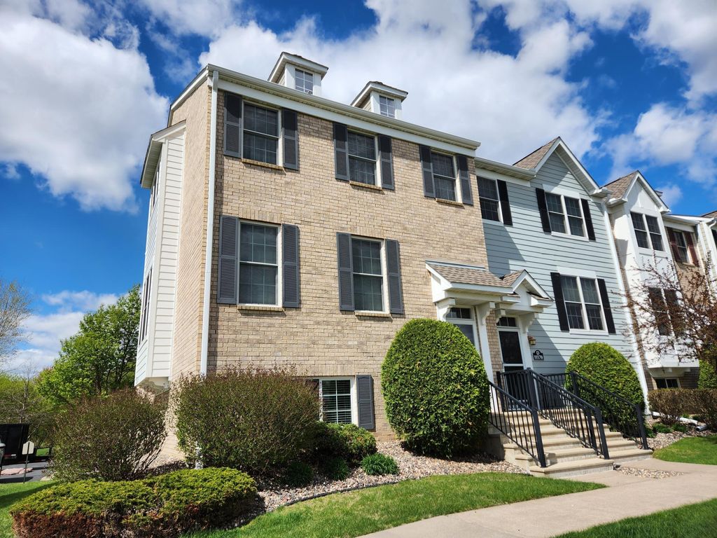 Photo of 11170 Sand Castle Drive #E, Woodbury, MN 55129 (MLS # 7065503)