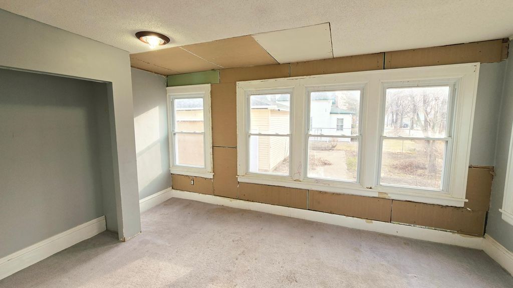 Photo of 1444 Edgerton Street, Saint Paul, MN 55130 (MLS # 7042914)