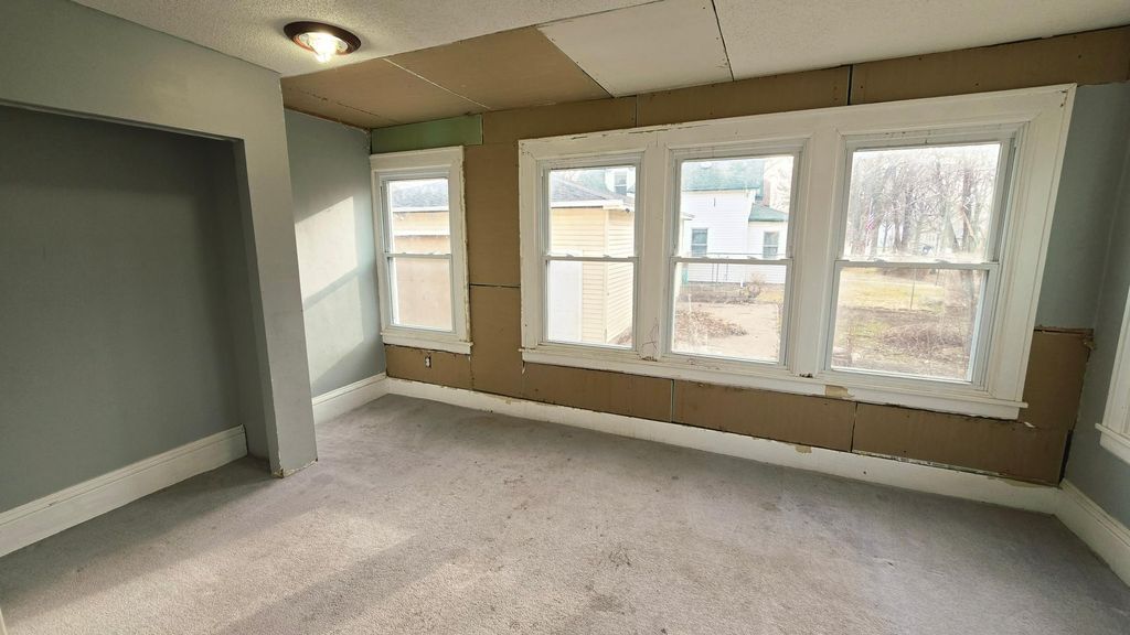 Photo of 1444 Edgerton Street, Saint Paul, MN 55130 (MLS # 7042914)