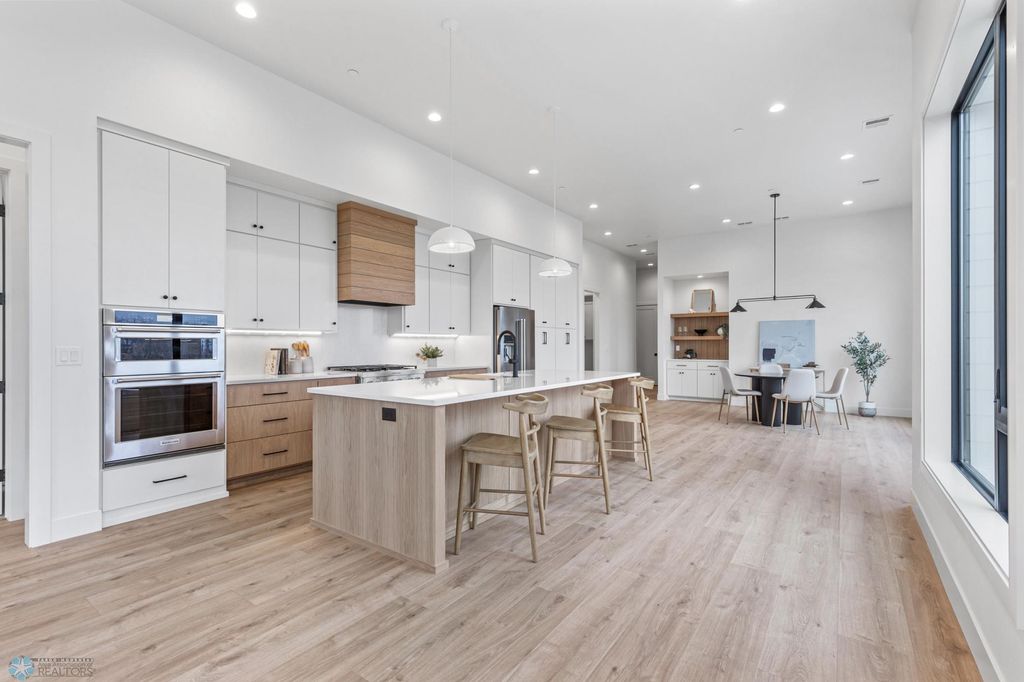 Photo of 505 OAK Street N #501, Fargo, ND 58102 (MLS # 6631475)