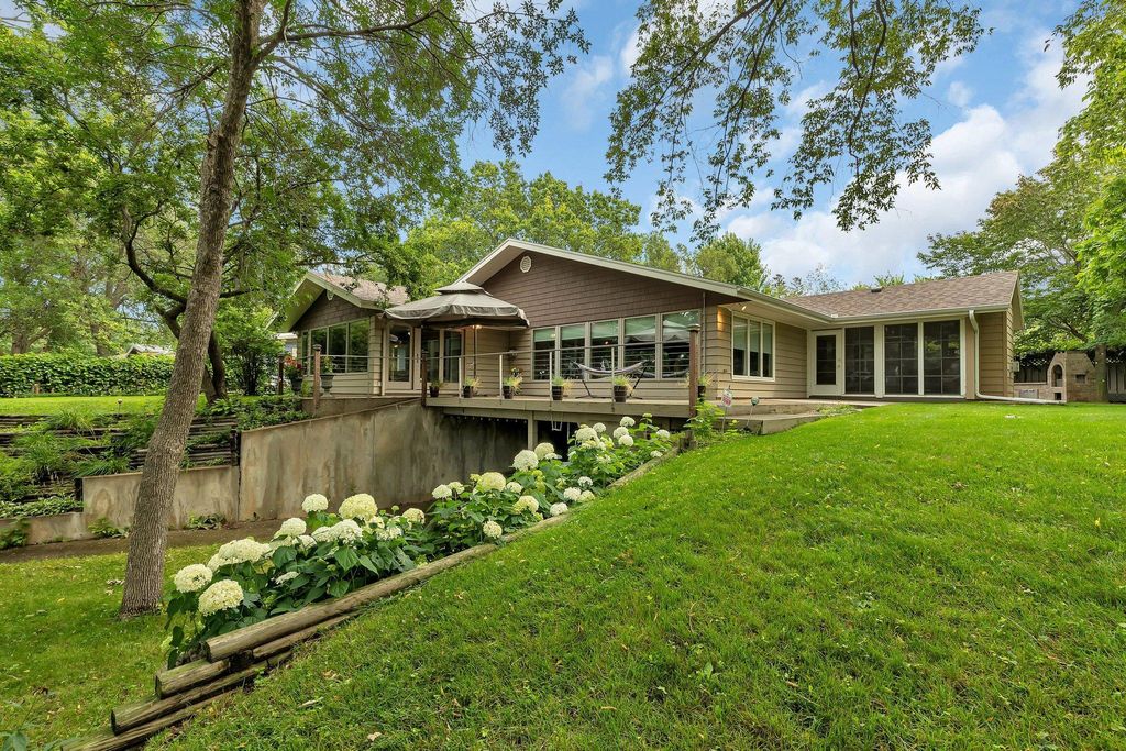 Photo of 1025 Water Avenue S, Sauk Rapids, MN 56379 (MLS # 7067276)
