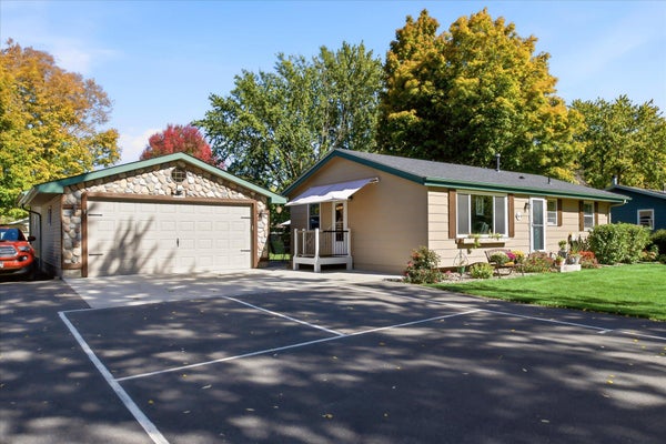 6816 CASEY PKWY, PRIOR LAKE, MN 55372 - Image 0d14d2e7c586da0bb5b7d18a550b617d/1979437511