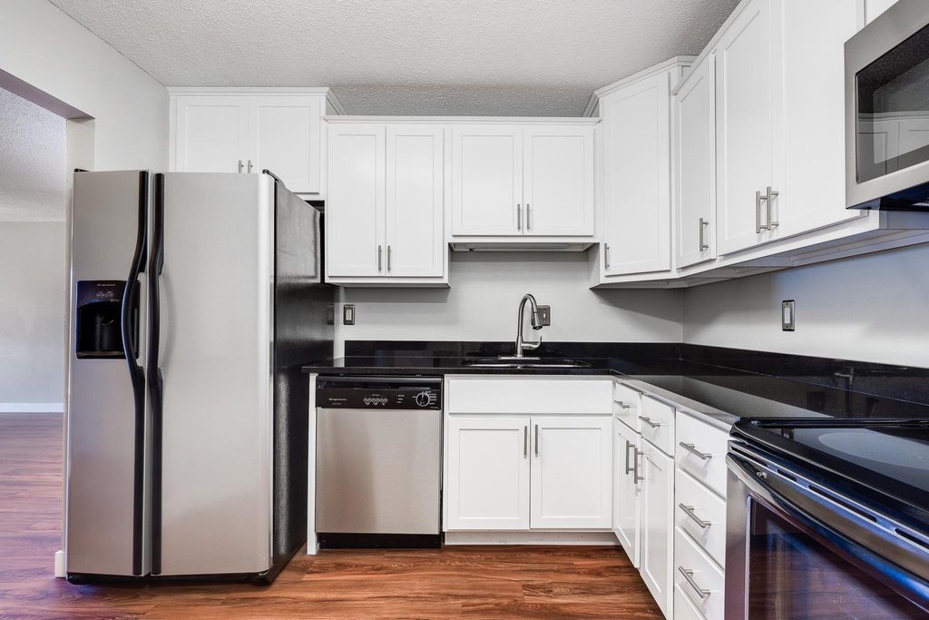 Photo of 78 10th Street E #506, Saint Paul, MN 55101 (MLS # 7081850)