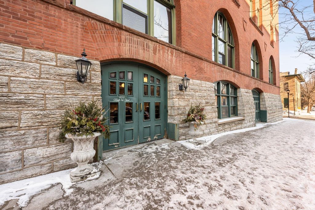 Photo of 400 N 1st Street #504, Minneapolis, MN 55401 (MLS # 7018544)
