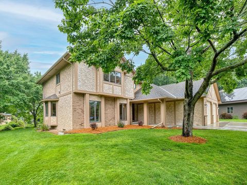 4125 Bridgewater Circle Vadnais Heights MN 55127