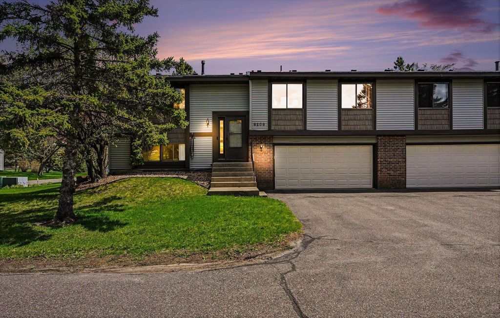 Photo of 9209 Dartford Road, Woodbury, MN 55125 (MLS # 7064714)