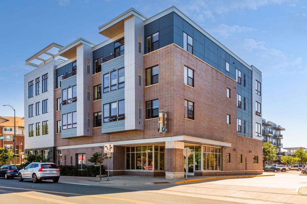 Photo of 7600 Lyndale Avenue S #414, Richfield, MN 55423 (MLS # 7030108)