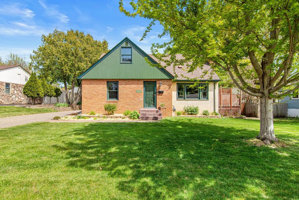 Photo of 1420 Winnetka Avenue N, Golden Valley, MN 55427 (MLS # 7064048)