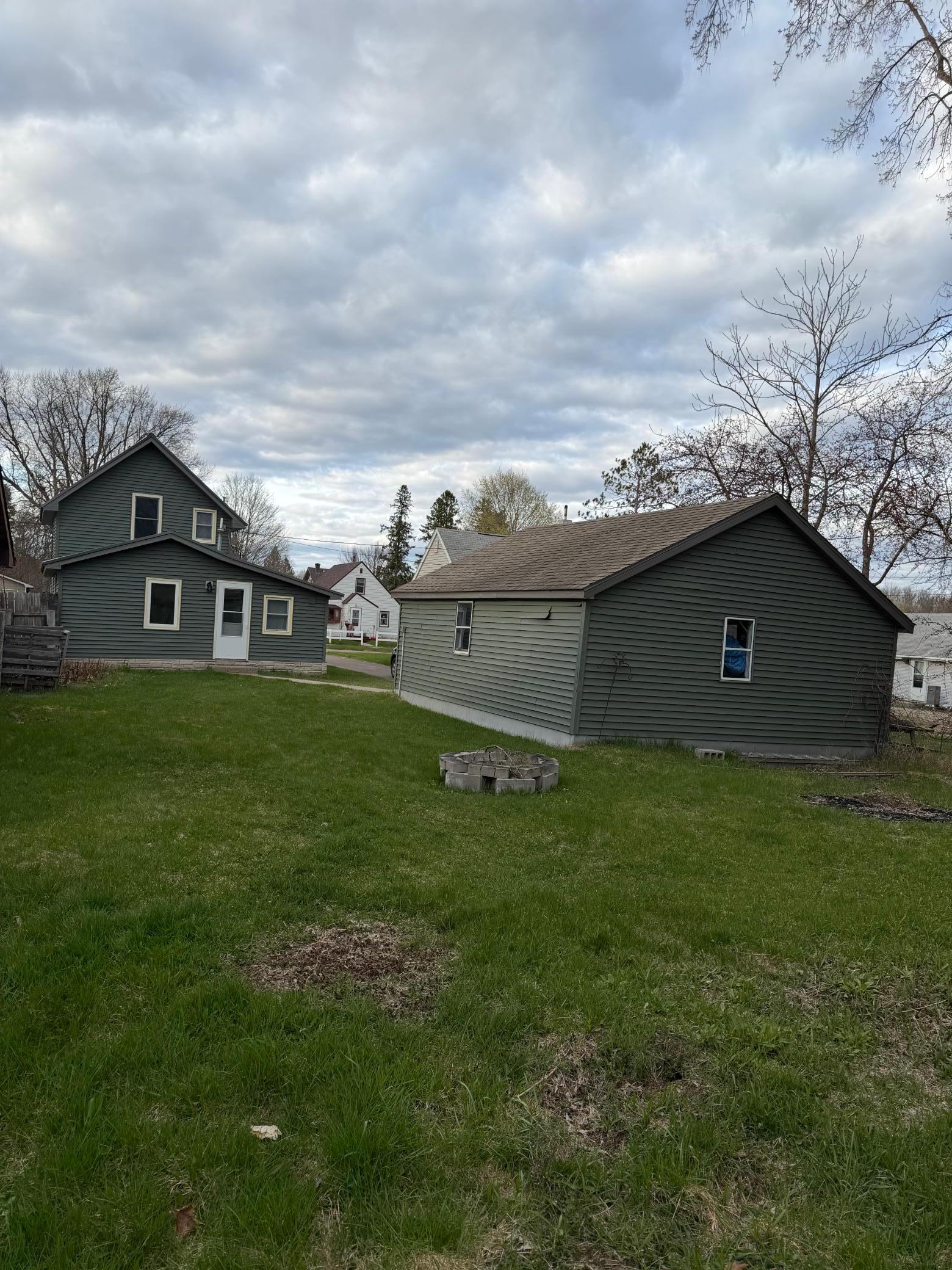 209 3rd Street NE