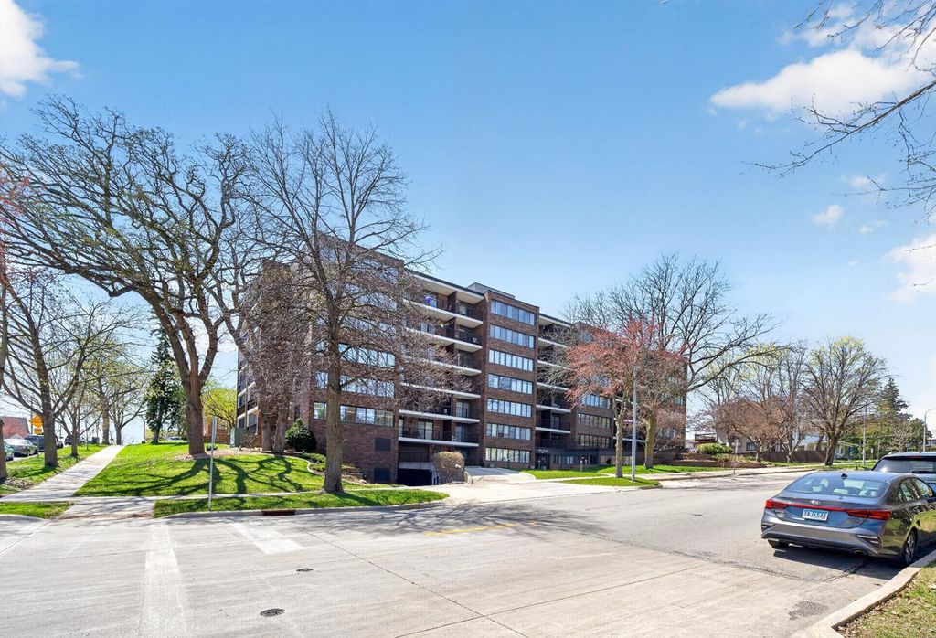 Photo of 600 4th Street SW #408, Rochester, MN 55902 (MLS # 7057869)