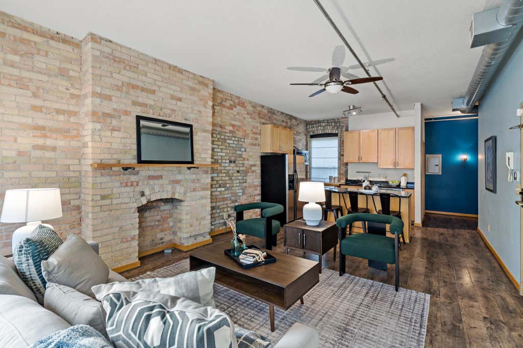 Photo of 519 S 9th Street S #1, Minneapolis, MN 55404 (MLS # 7117153)