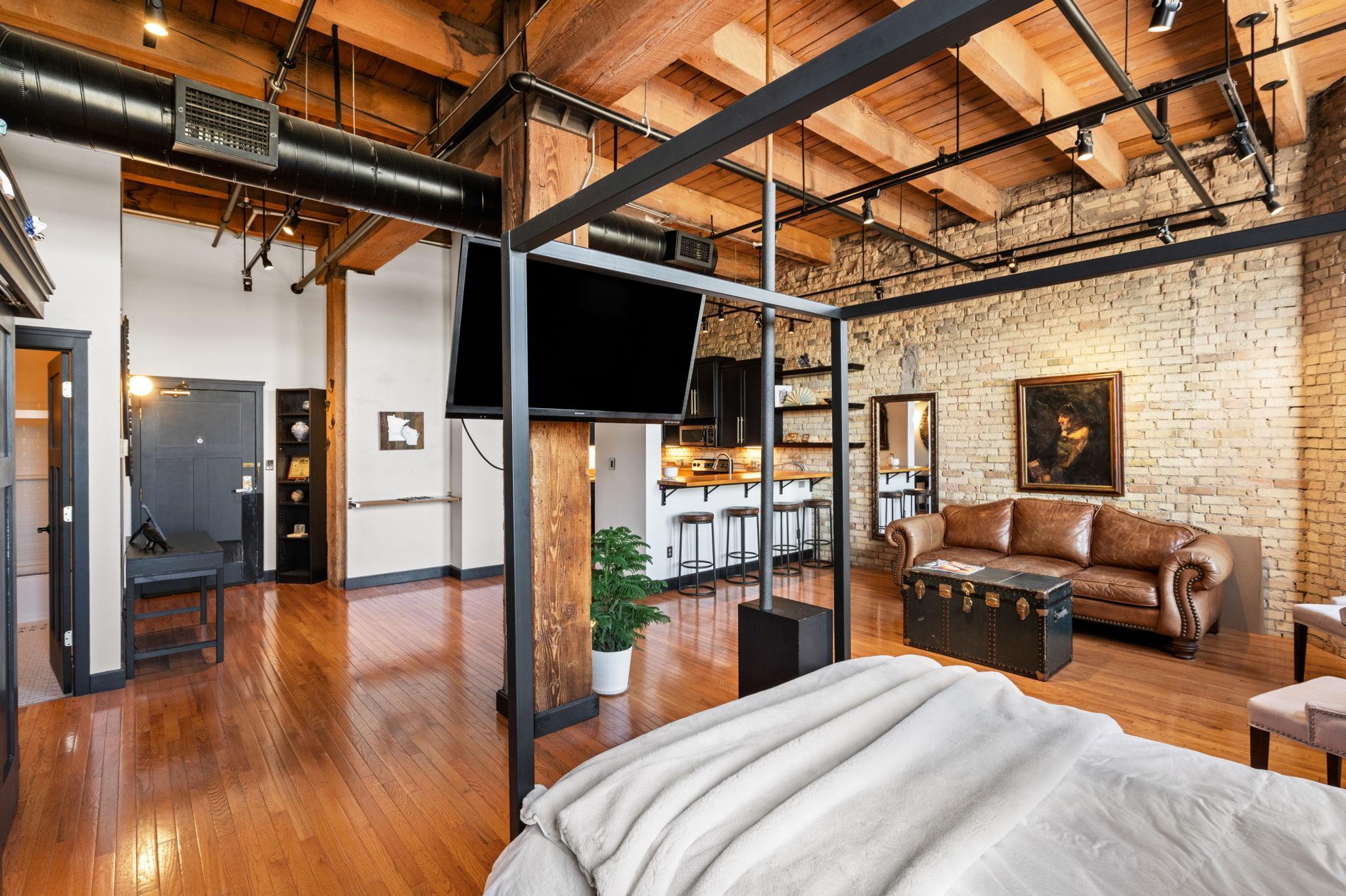 400 N 1st Street 305