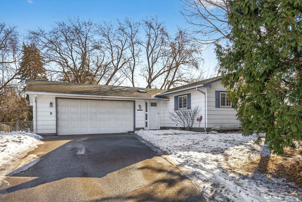 Photo of 5604 Perry Avenue N, Crystal, MN 55429 (MLS # 7021294)