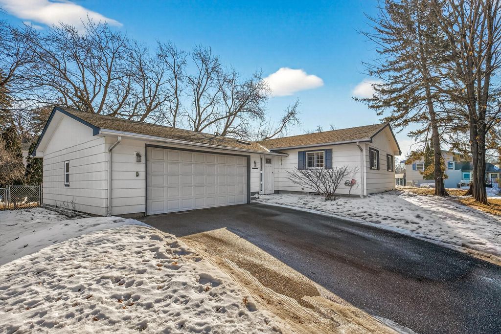 Photo of 5604 Perry Avenue N, Crystal, MN 55429 (MLS # 7021294)