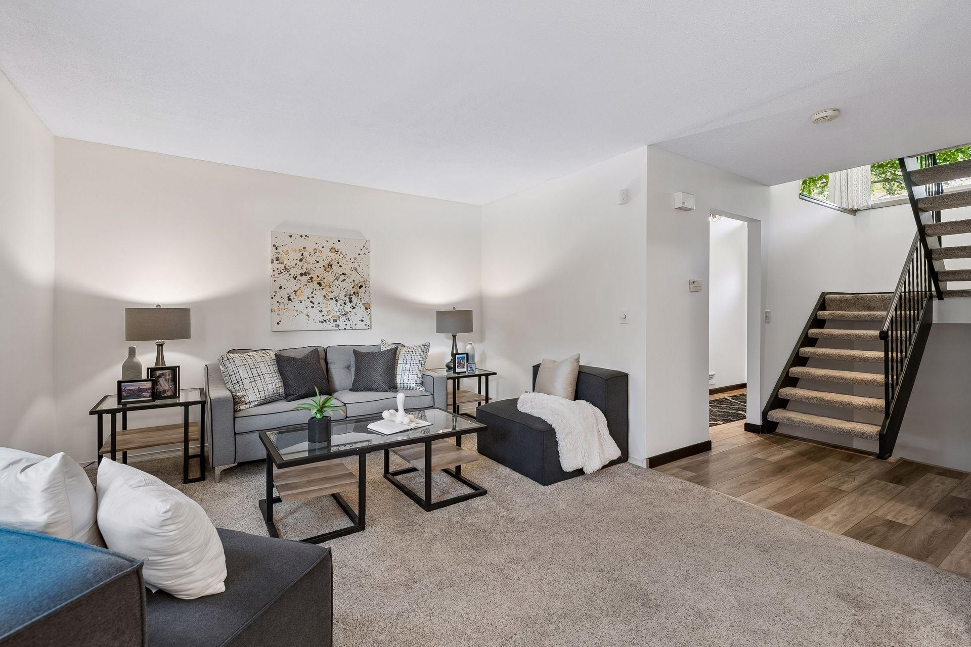 318 E 44th Street