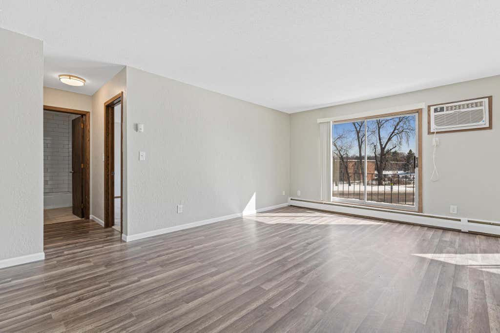 Photo of 2210 Eldridge Ave AVE E #201, North Saint Paul, MN 55109 (MLS # 7133199)