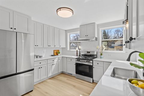 Photo of 582 York Avenue, Saint Paul, MN 55130 (MLS # 7061058)