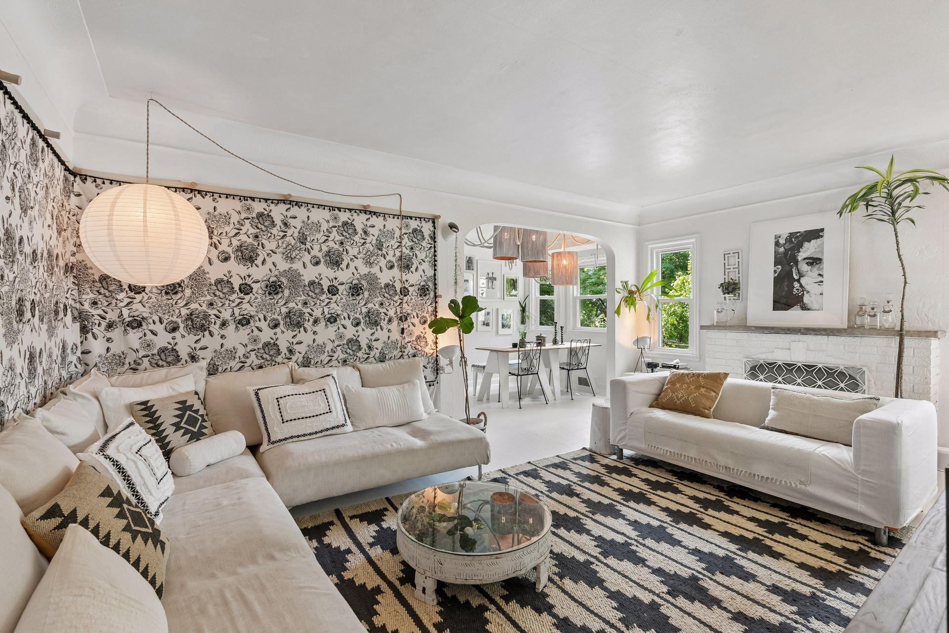 5453 Dupont Avenue S