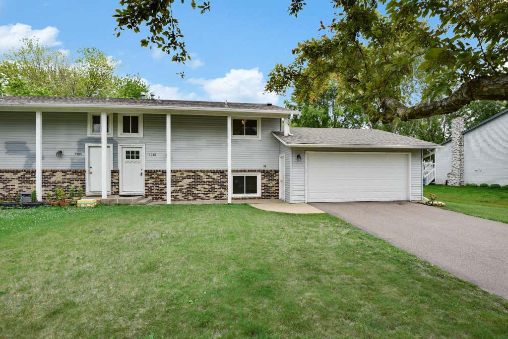 Photo of 7315 Stewart Drive, Eden Prairie, MN 55346 (MLS # 7074000)