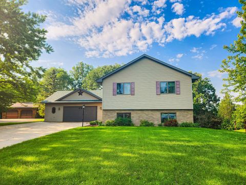 908 Park Lane Belle Plaine MN 56011