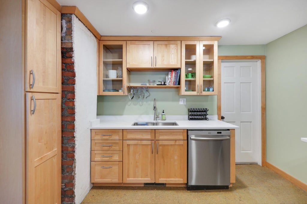 Photo of 210 W 43rd Street, Minneapolis, MN 55409 (MLS # 7140925)